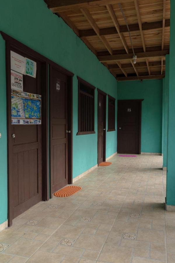 Valerie Emanuel Apartments Bocas del Toro Extérieur photo