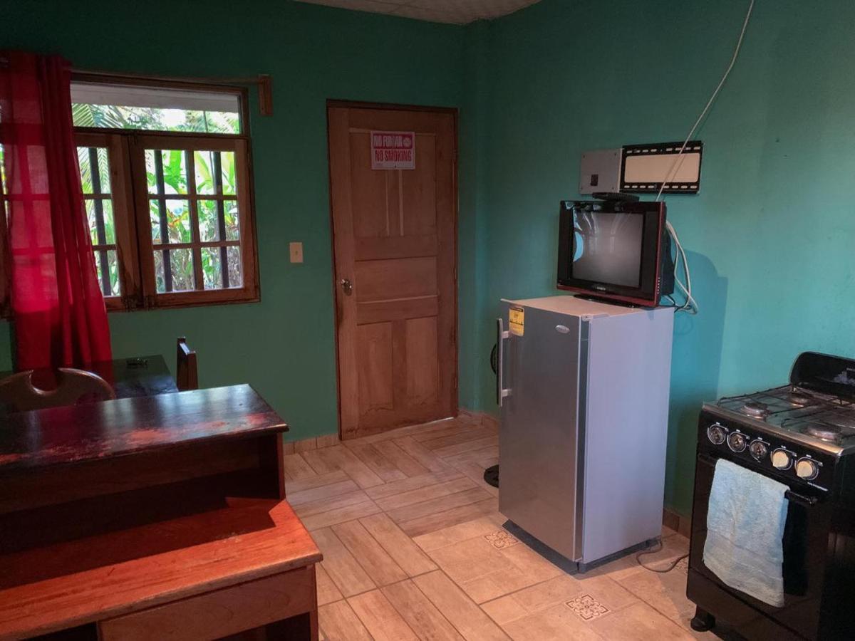 Valerie Emanuel Apartments Bocas del Toro Extérieur photo