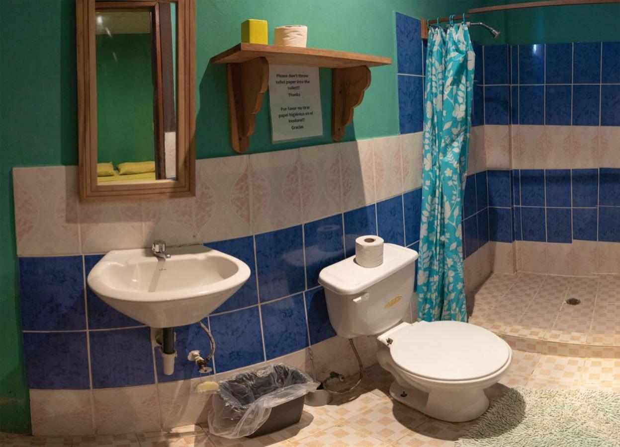 Valerie Emanuel Apartments Bocas del Toro Extérieur photo