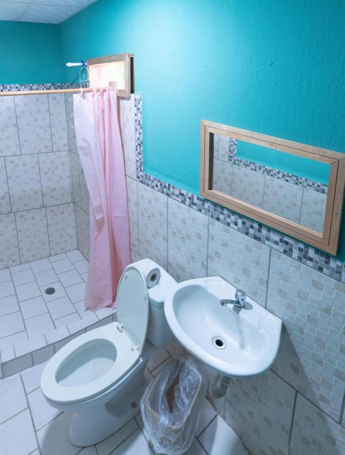 Valerie Emanuel Apartments Bocas del Toro Extérieur photo