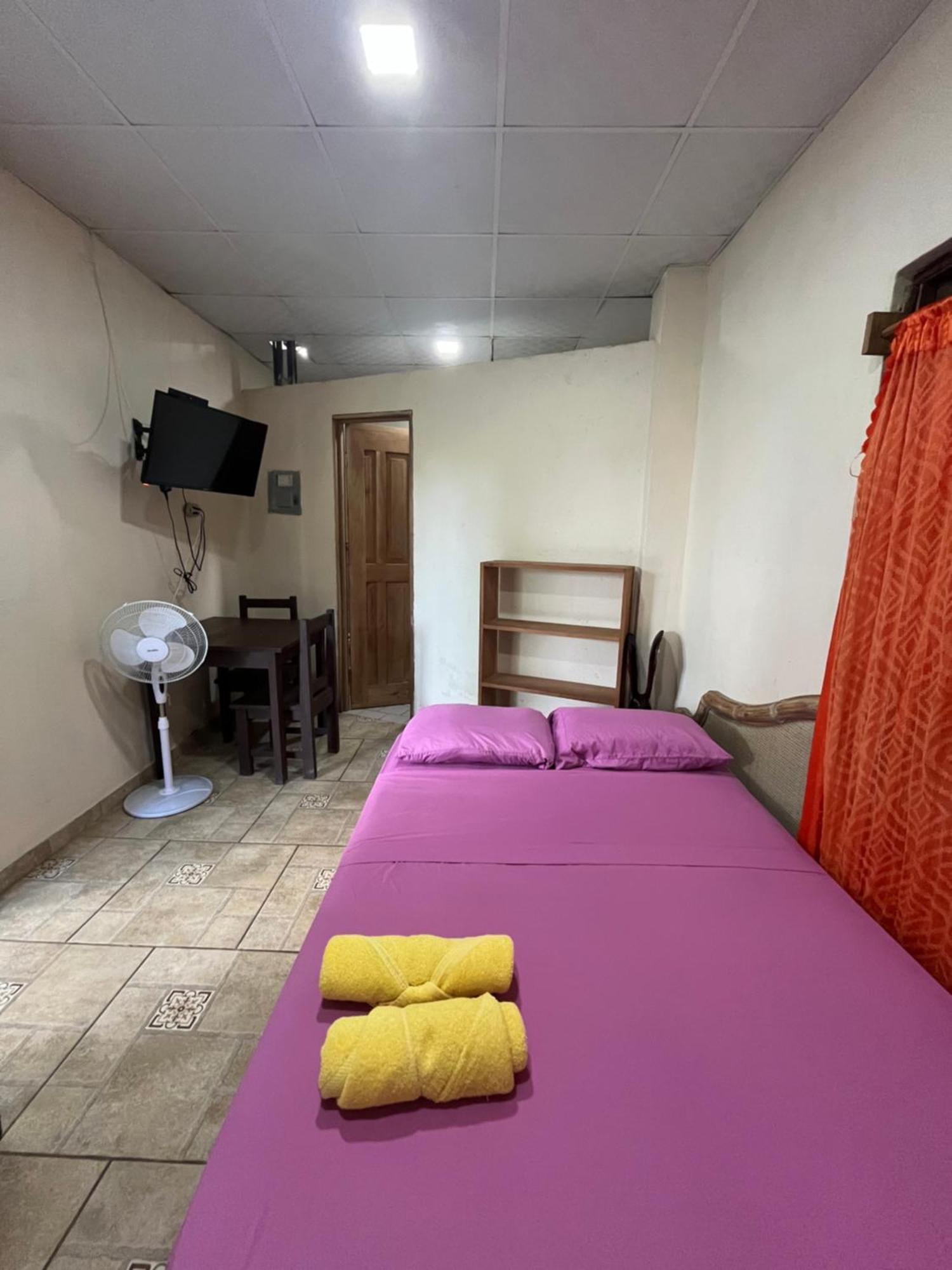 Valerie Emanuel Apartments Bocas del Toro Extérieur photo