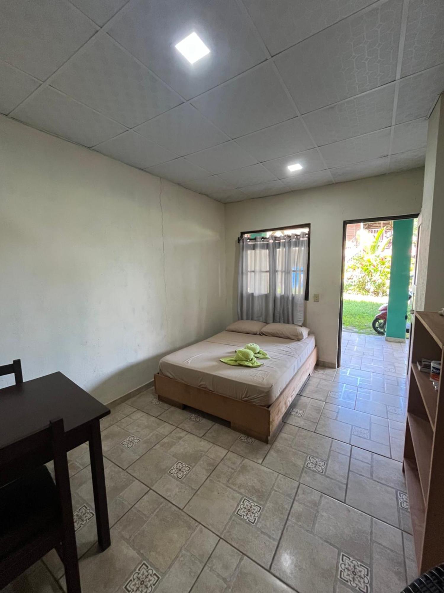 Valerie Emanuel Apartments Bocas del Toro Extérieur photo